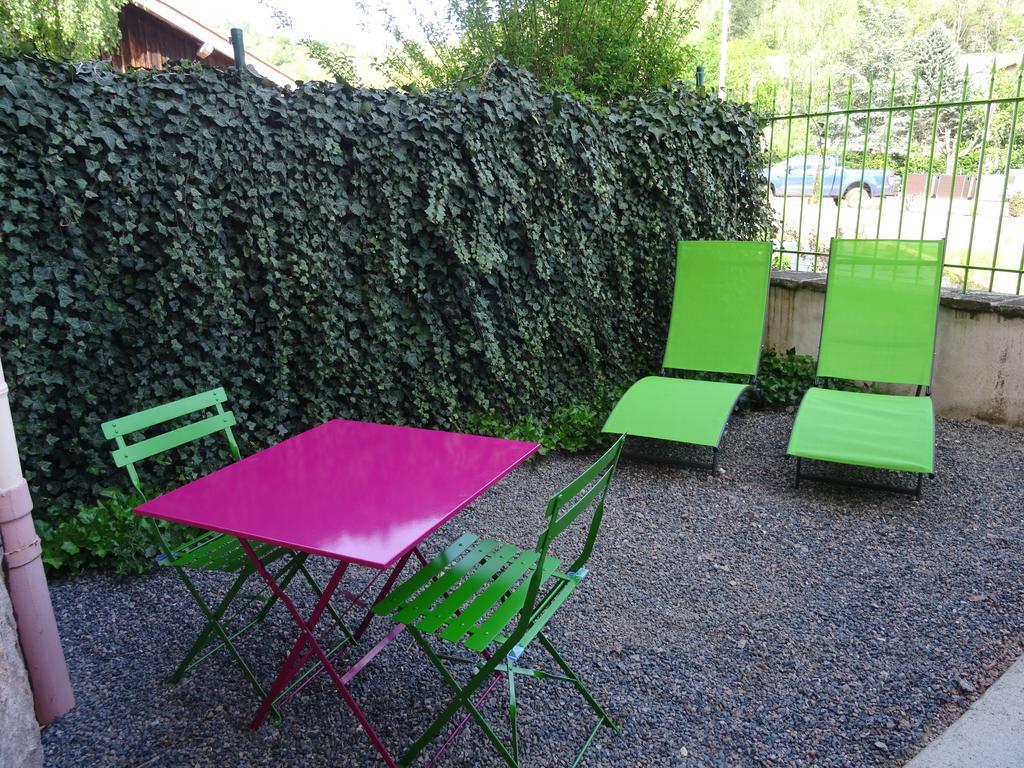 Hotel Restaurant De La Poste Saint-Just-en-Chevalet Exteriör bild